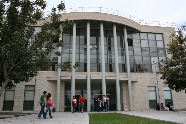 Universidad Miguel Hernández de Elche_Med. Fak.