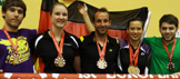 Das Badminton-Team der UDE zeigt stolz seine Medaillensammlung. Foto: adh