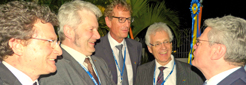 v.l.: Prof. Christoph Käppler (Direktor ConRuhr Lateinamerika, TU Dortmund), Prof. Jörg Schröder (UDE), Albrecht Ehlers (TU Dortmund), Dr. Rainer Ambrosy (UDE) im Gespräch mit dem Bundespräsidenten Dr. Joachim Gauck.