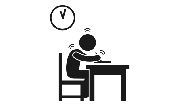 Eine Person arbeitet an einem Schreibtisch. Über ihr zeigt eine Uhr kurz nach Elf an.