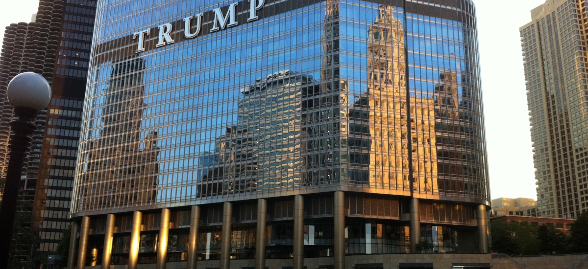Außenansicht des Trump Hotels in Chicago.