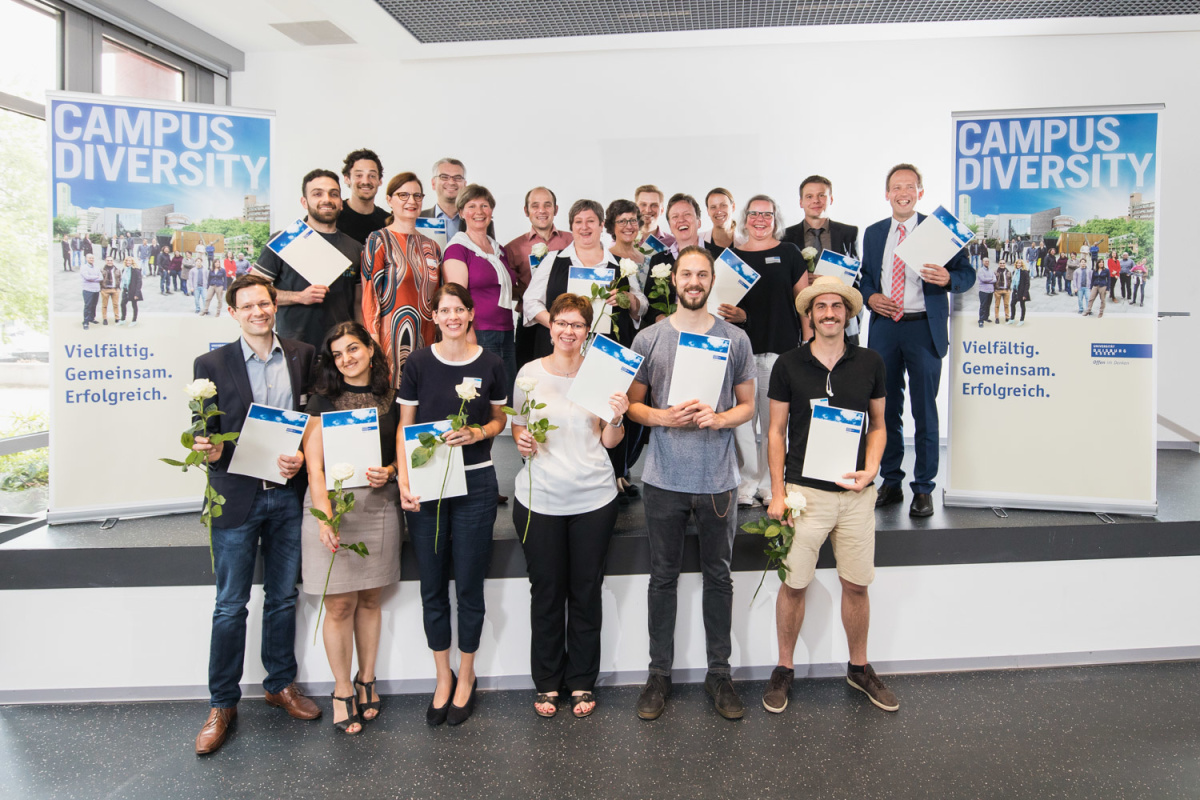 Preisträger*innen und Prof. Dr. Evelyn Ziegler Preisträger*innen und Prof. Dr. Evelyn Ziegler