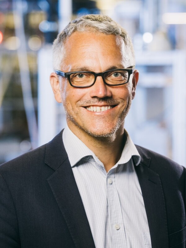 Das Bild ist ein Porträt von Prof. Dr. Harry Hoster