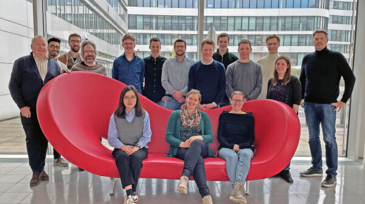 Gruppenfoto von RIWWER-Projektmitgliedern im VDI-Haus in Düsseldorf