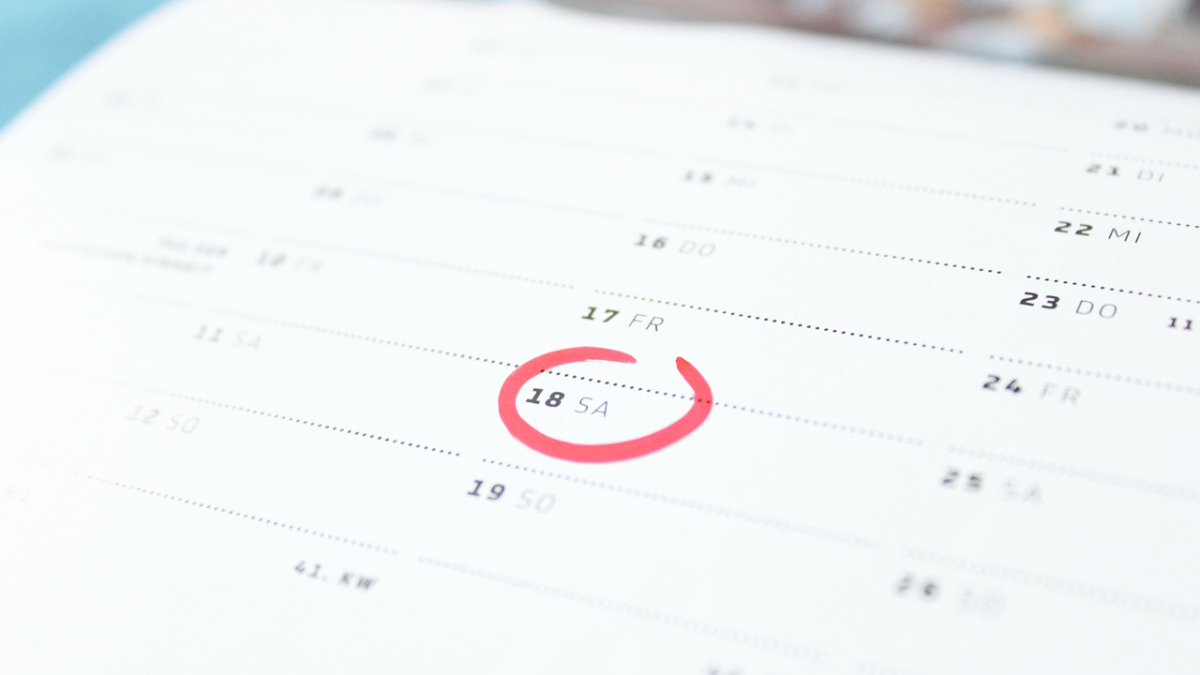 Foto eines Kalenders, in dem ein Termin rot umkreist ist
