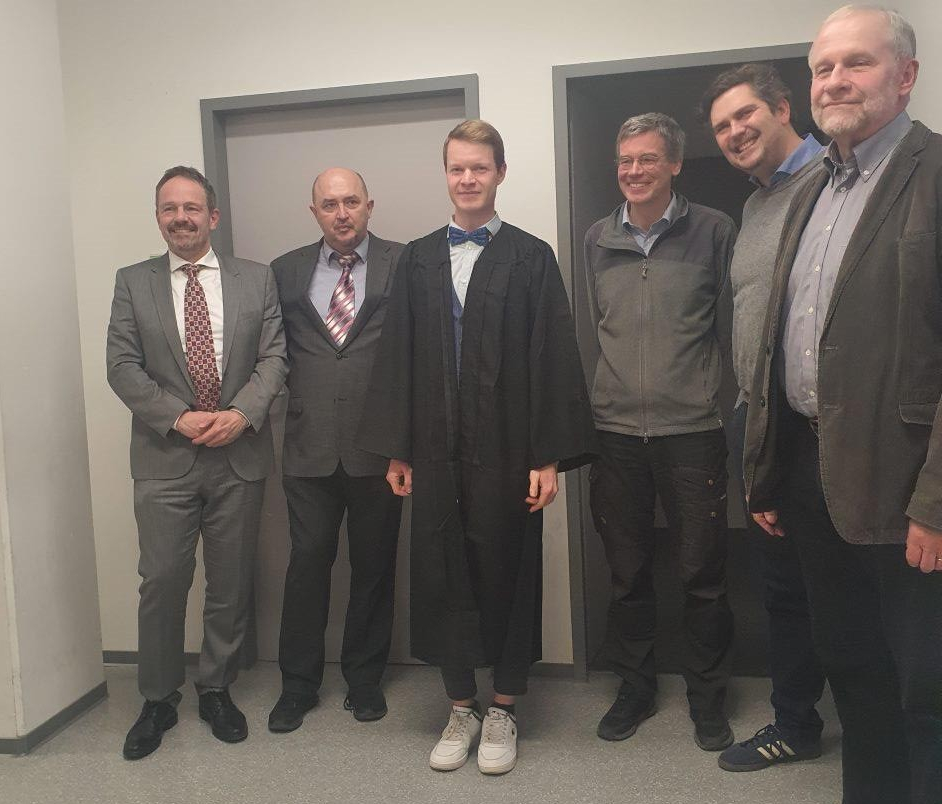 Dr. Andrei Karabanov nach seiner erfolgreichen Verteidigung