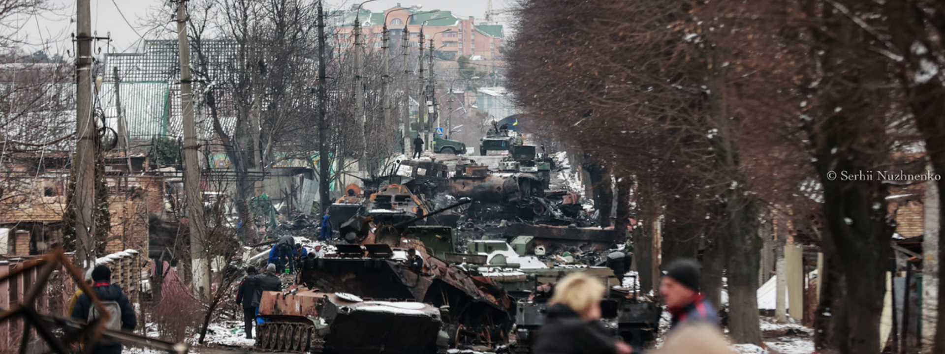 Folgen der russischen Angriffe auf Butscha (die Stadt in der Nähe von Kyjiw). 1. März 2022