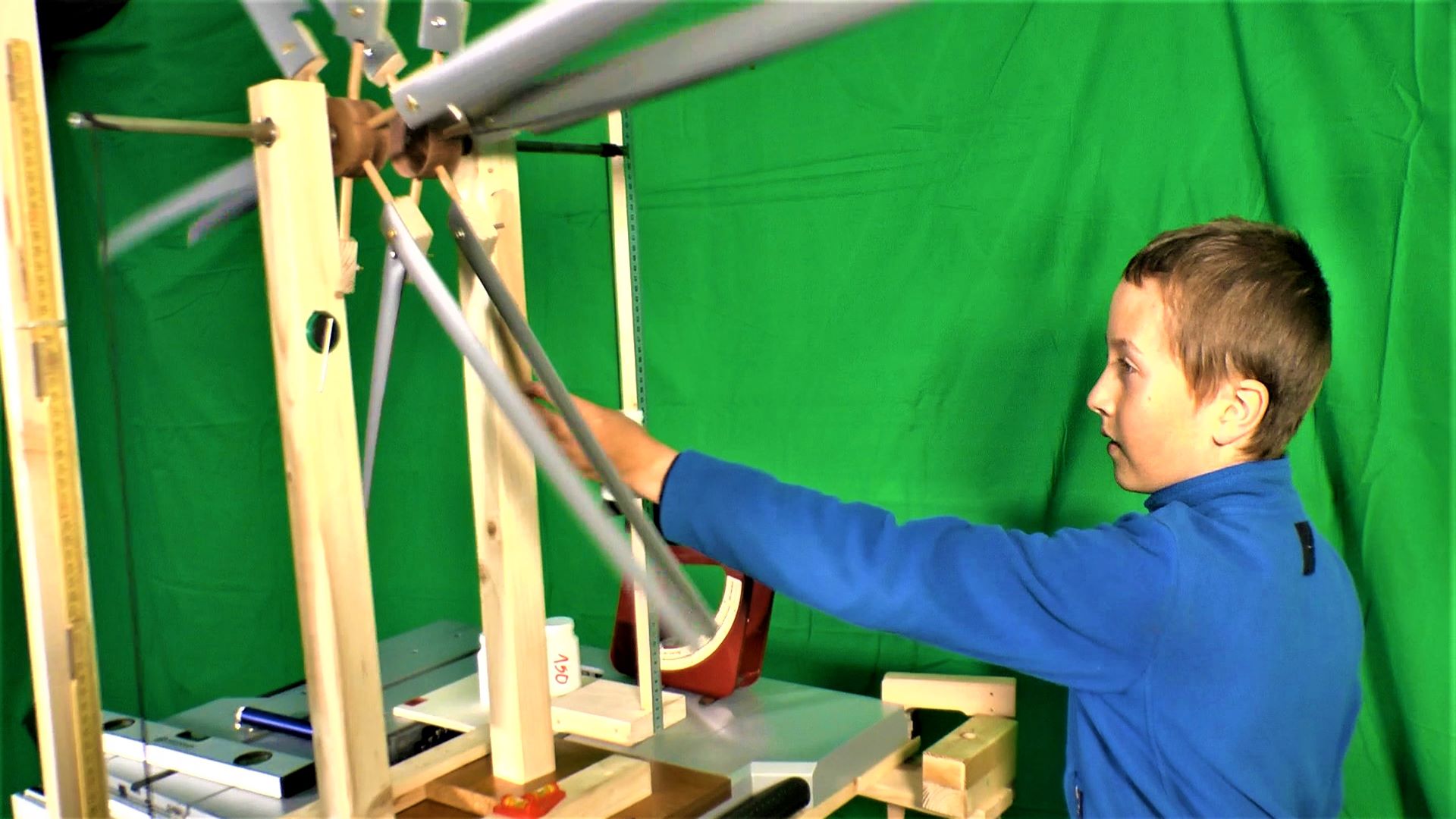 Eine Aufgabe bei freestyle physics 2021: Eine Windmühle bauen