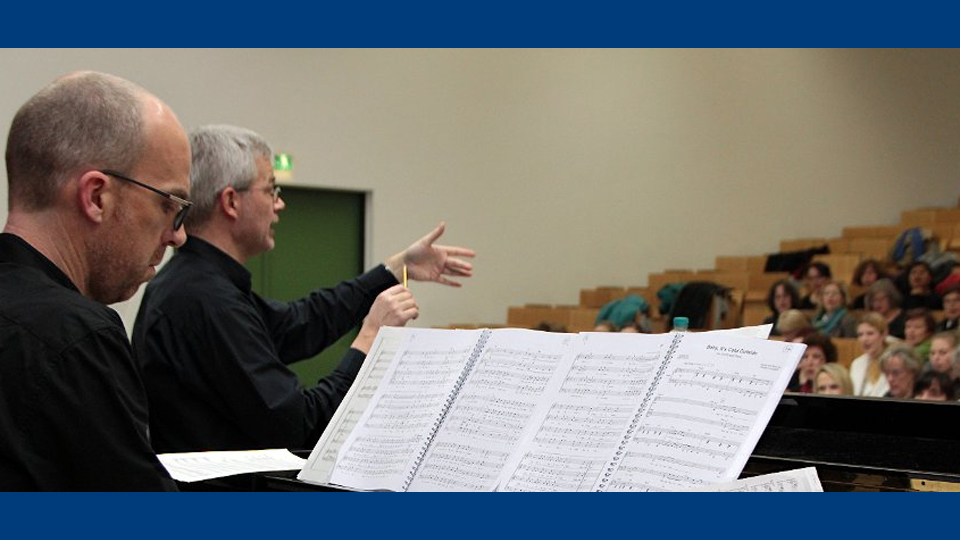 Szene aus einer Chorprobe