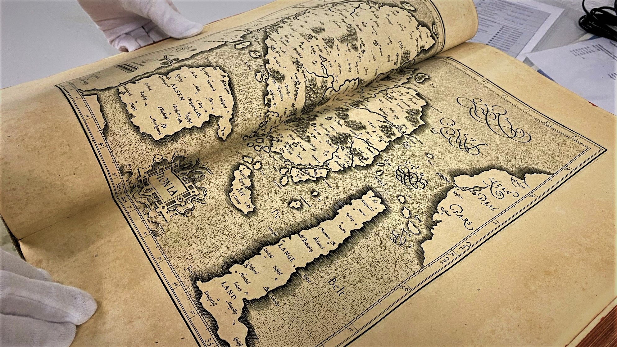 Aufgeschlagenes Buch