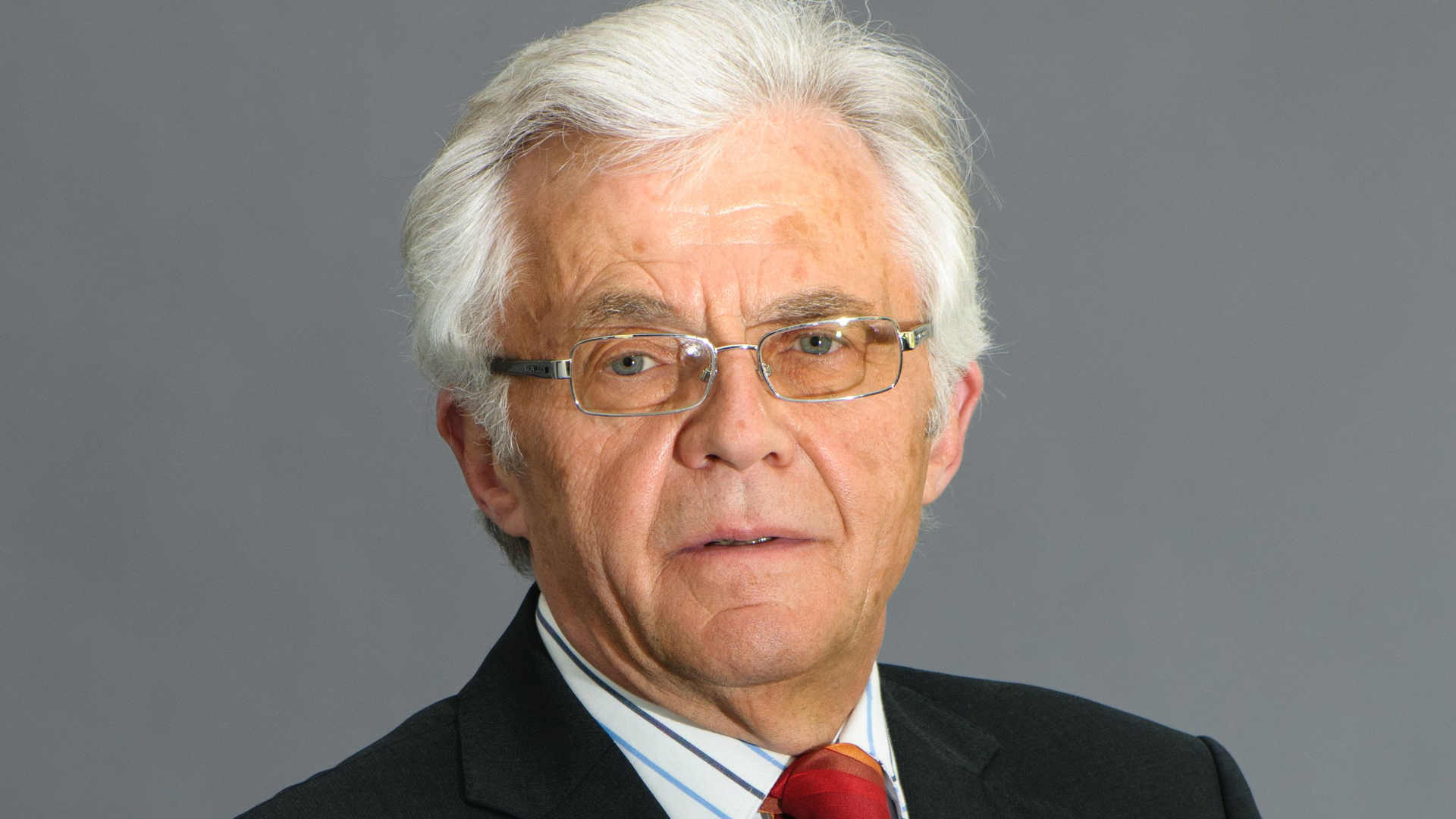 Portrait Prof. Reinhard Zellner