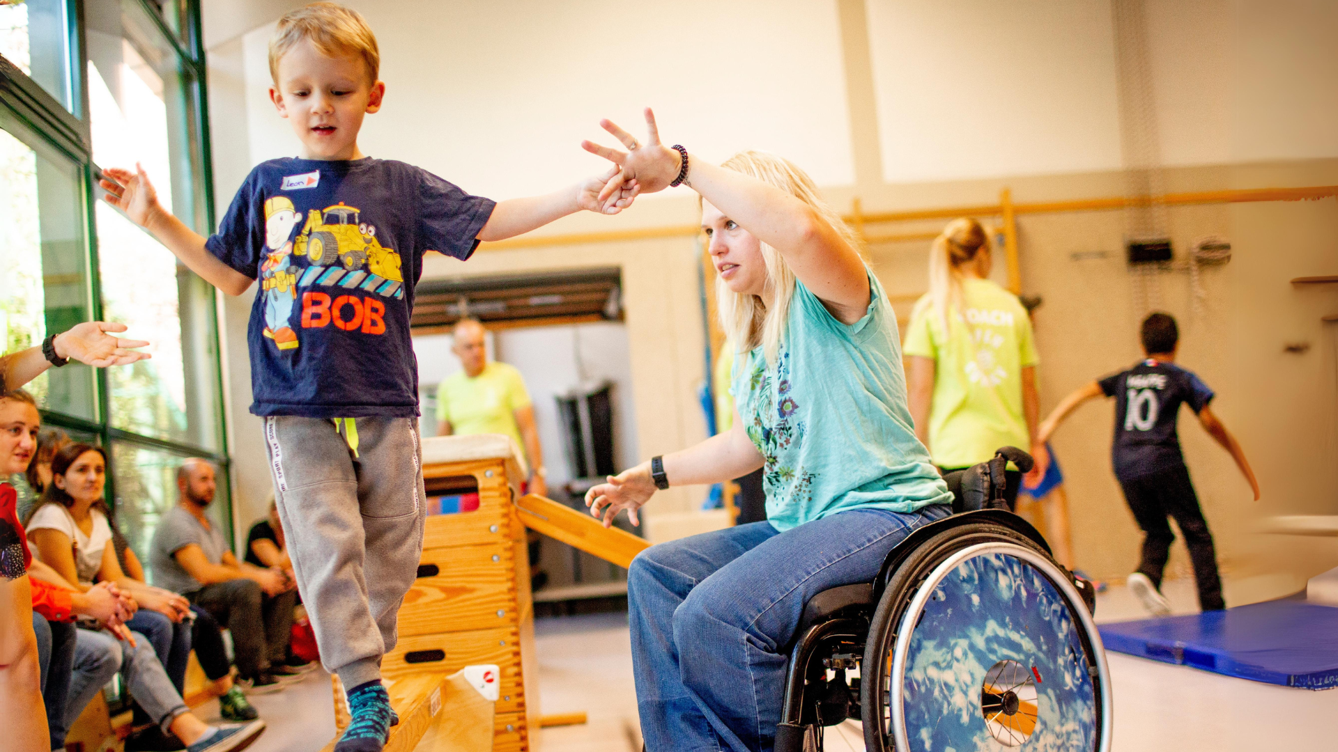 Kind spielt beim Mini Sunday in Essen