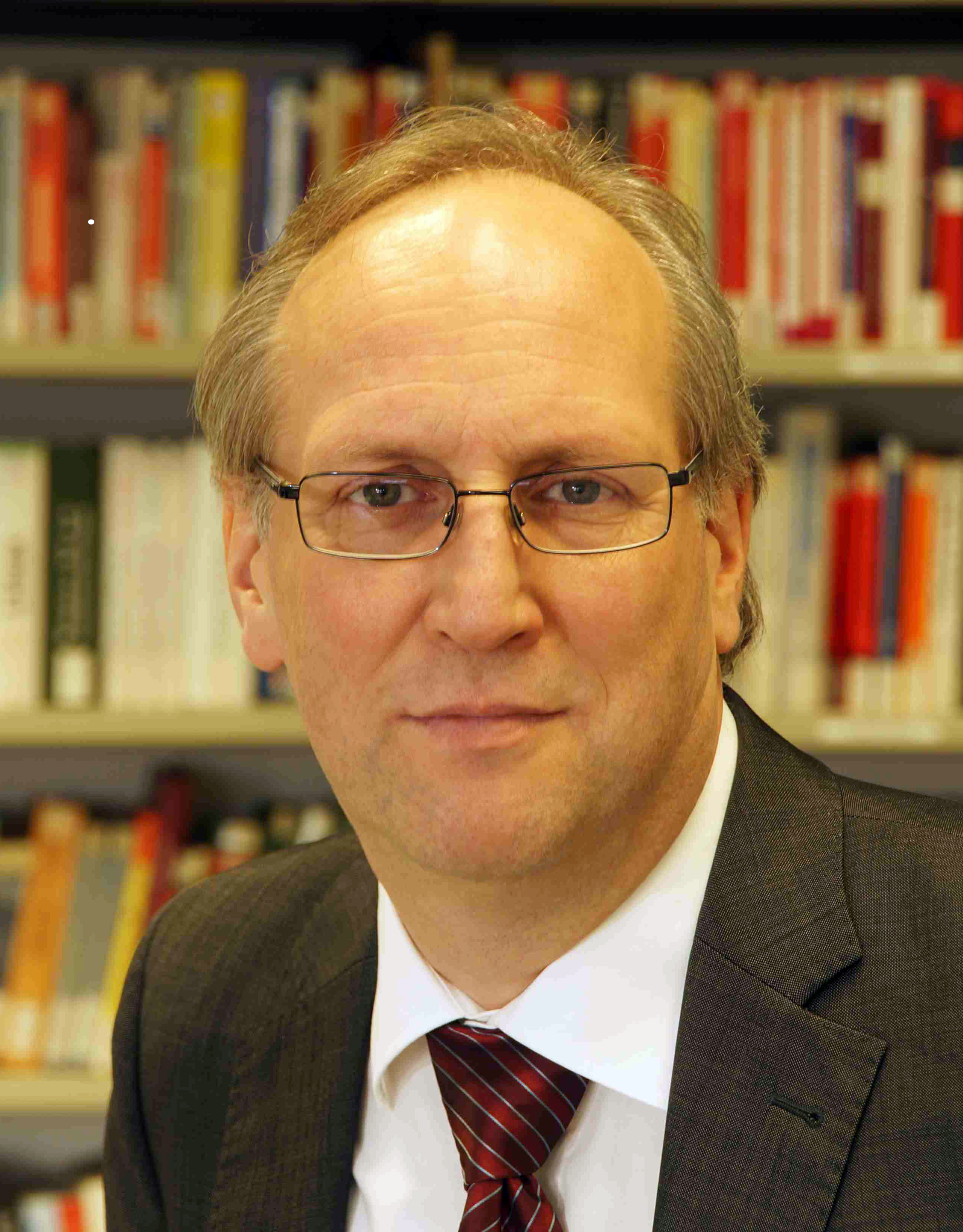 Univ.-Prof. Dr.-Ing. 
Dirk Söffker - Vorsitzender des Promotionsausschusses Maschinenbau