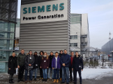 Gruppenbild der Teilnehmer der Exkursion zum Siemens Dampfturbinenwerk Mühlheim
