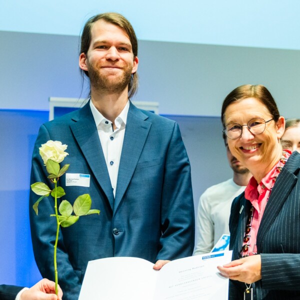 Henning and fan club