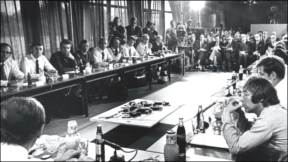 Konstituierende Sitzung des Essener Gründungssenats vor anwesender Presse (01.08.1972)