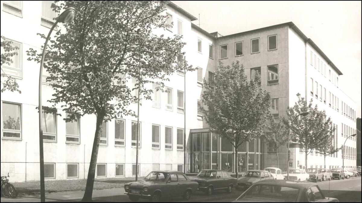 Das heutige Gebäude BA am Campus Duisburg, ehemaliger Sitz der Fachhochschule (25.06.1973)