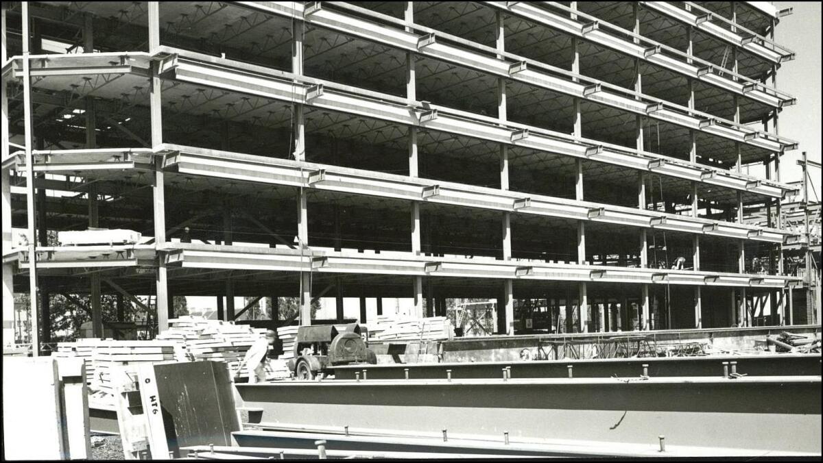 Baubeginn des Westflügels des Bargmann-Hauses (1973)